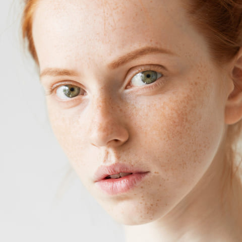 portrait jeune femme rousse